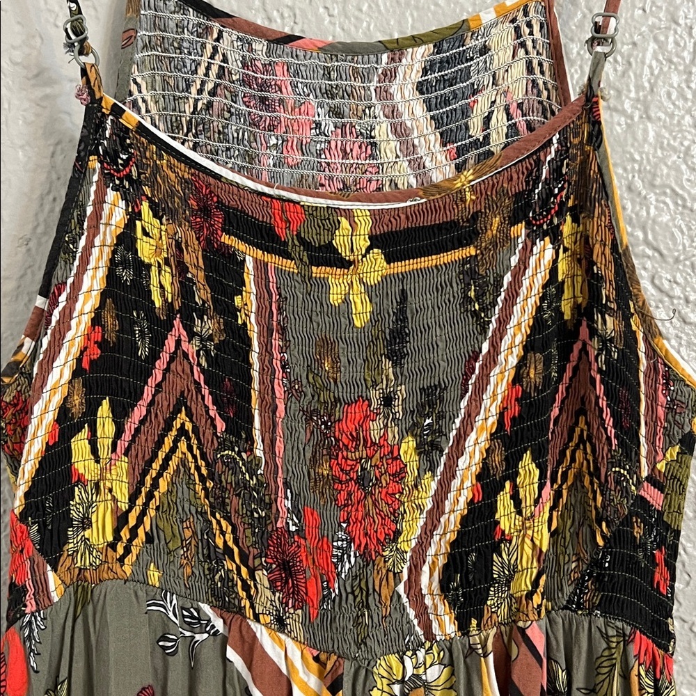 ABEL THE LABEL SMOCKED HALTER TIERED FLORAL MAXI DRESS SIZE LARGE - Picture 8 of 16